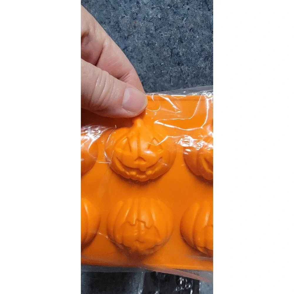 Halloween 2025 Iced Cube Trays‎ Punkins & Skull  Set of 2